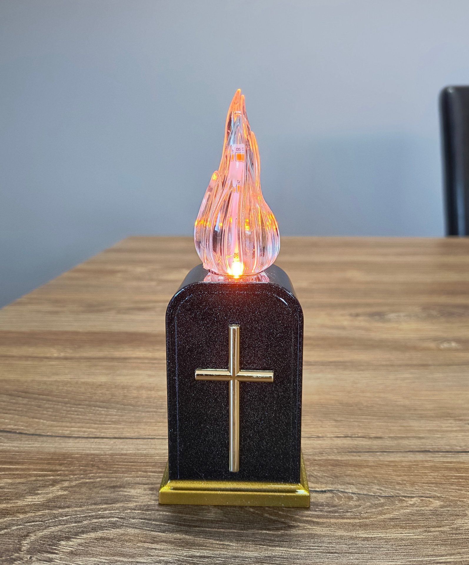 Znicz ledowy ZL-6 - płomień - podstawa ze złotym krzyżykiem